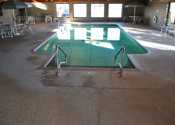 Americinn By Wyndham Hotel And Suites Long Lake