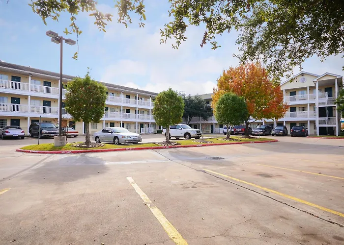 Intown Suites Extended Stay Select Houston Tx - Stafford