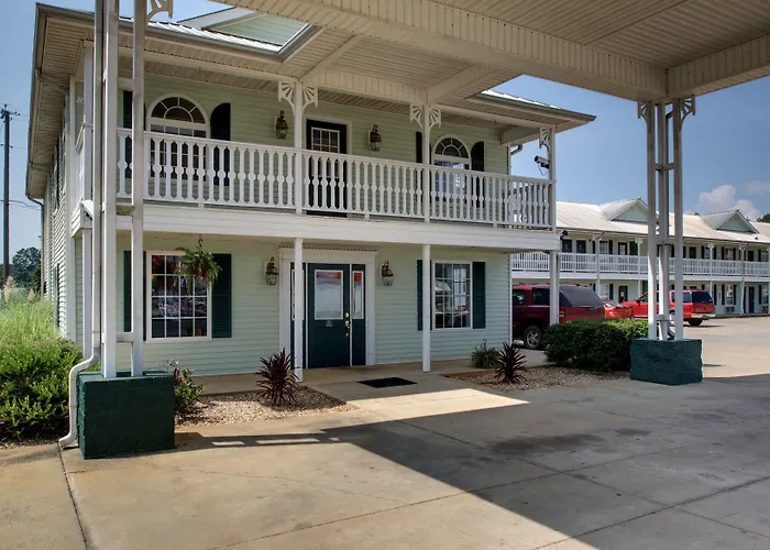Key West Inn - Childersburg
