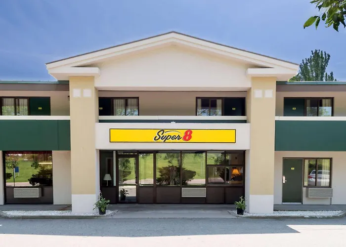 Super 8 By Wyndham White River Junction