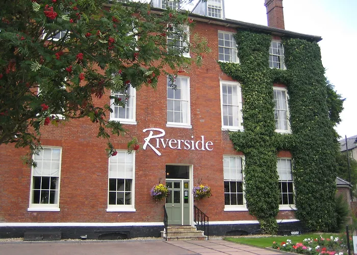 The Riverside House Hotel