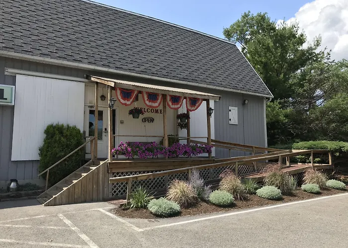 Lake Ontario Motel & Inn