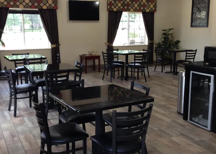 Hotel Piney Woods