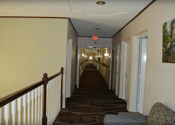 Adams Inn And Suites
