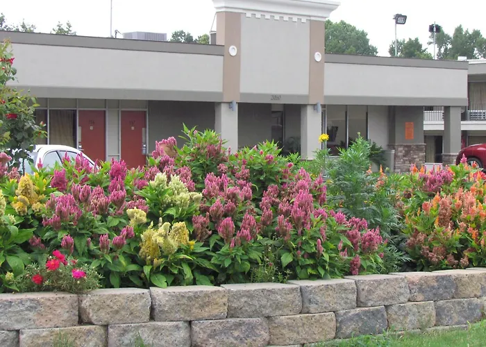 Red Carpet Inn - Augusta