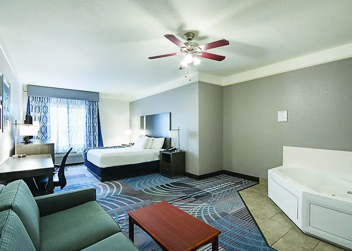 La Quinta By Wyndham Conroe