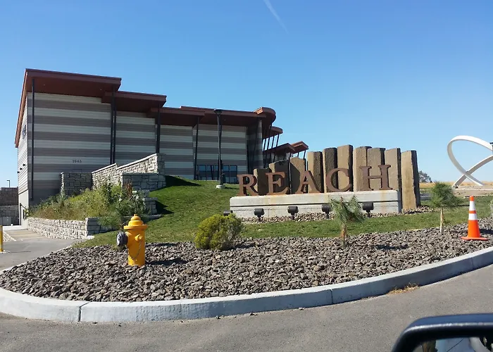 Holiday Inn Express & Suites