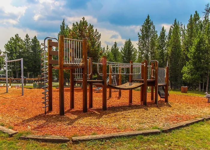 Timbers At Island Park