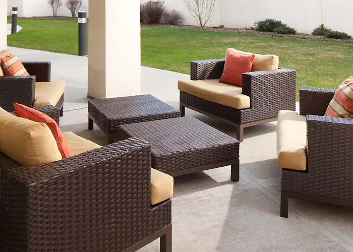 Courtyard By Marriott Lebanon