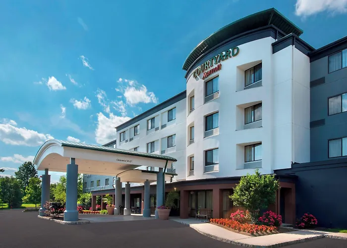 Courtyard By Marriott Lebanon