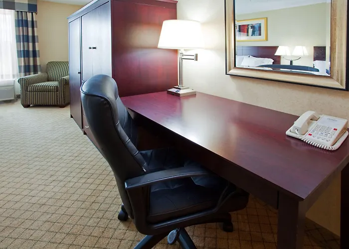 Holiday Inn Express Hotel & Suites - Concord By Ihg