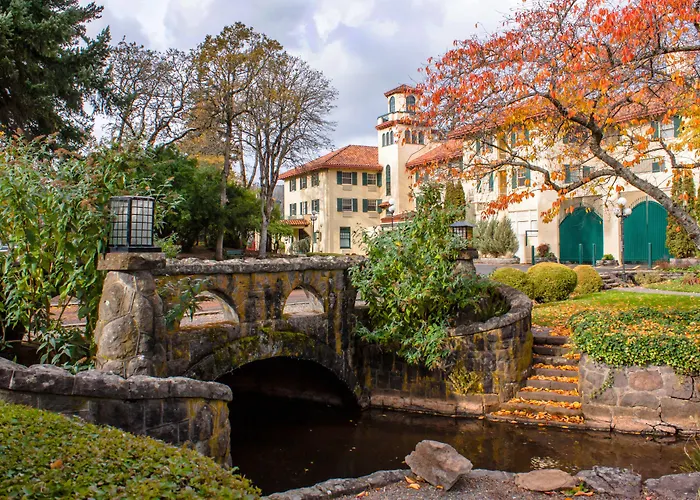 Columbia Gorge Hotel & Spa