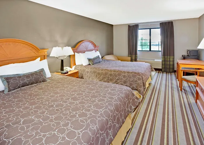 Super 8 By Wyndham South Bend Motel