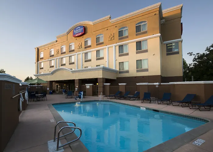 Fairfield Inn & Suites