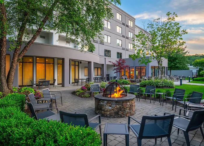 Courtyard By Marriott Providence Lincoln
