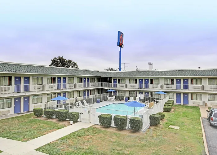 Motel 6-, Tx