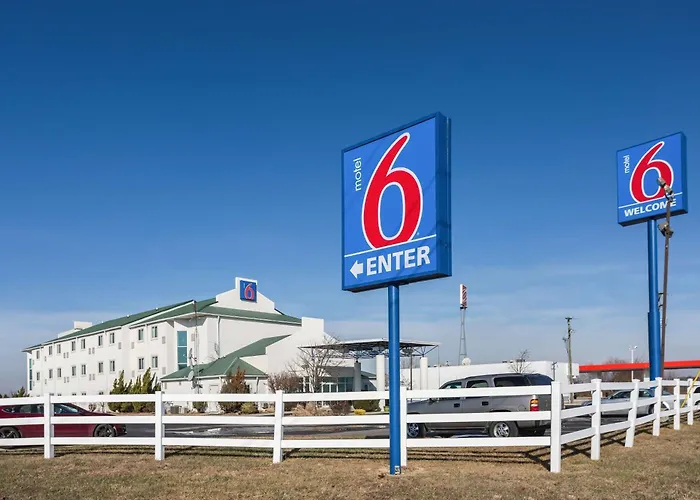 Motel 6 Dale, Indiana Near Holiday World And Splashing Safari#Central Time #I64 Highway