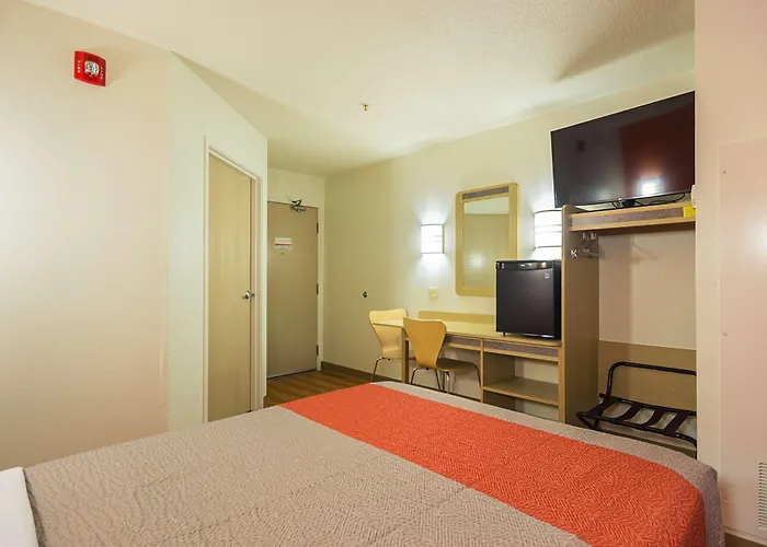 Motel 6-Whitby, On - Toronto East