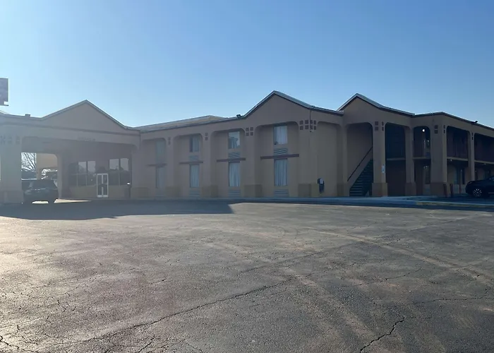 Motel 6 , Ga Tift College