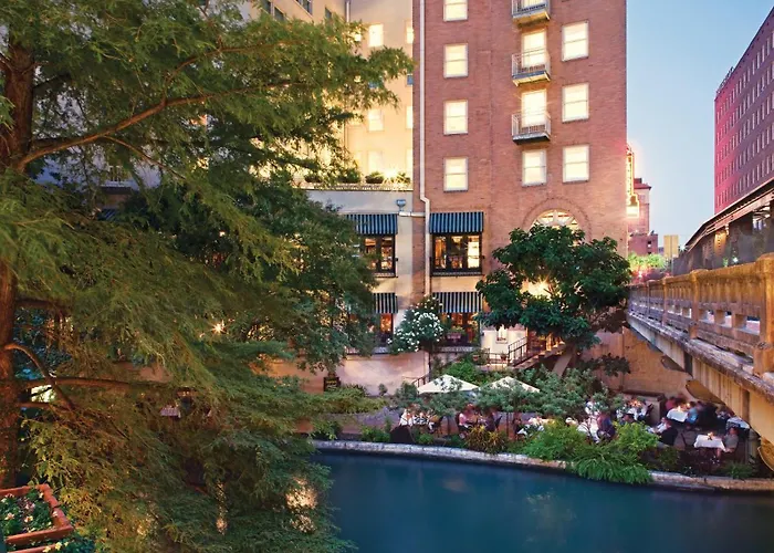Club Wyndham Riverside Suites