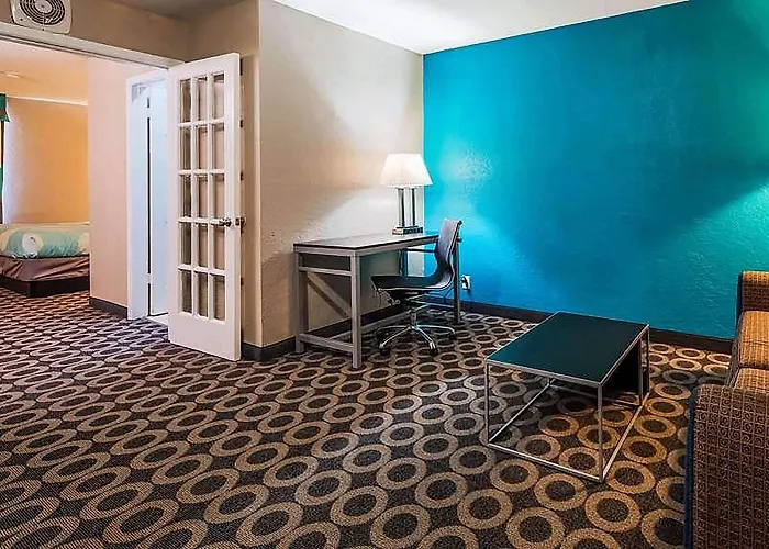 Travelodge By Wyndham San Antonio Downtown Northeast