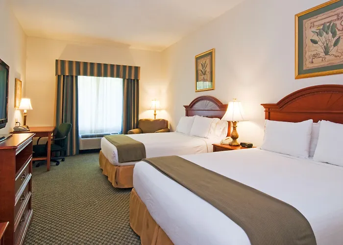 Holiday Inn Express Hotel & Suites Emporia By Ihg