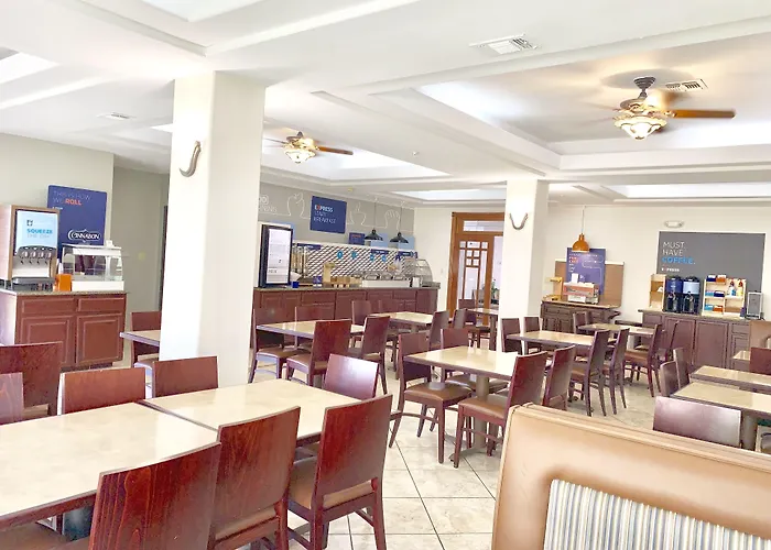 Holiday Inn Express Hotel And Suites Alice By Ihg