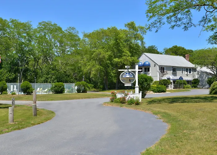 Captains Quarters Motel & Conference Center