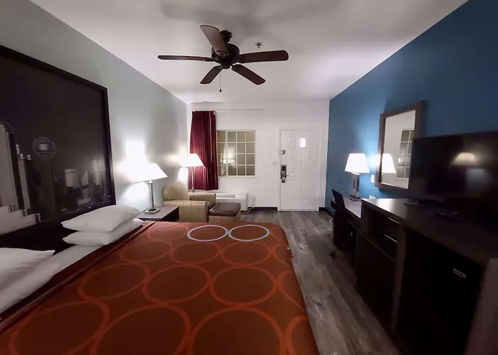 Super 8 By Wyndham Forney/East Dallas