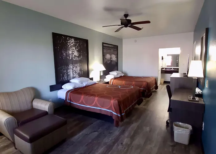 Scottish Inns & Suites Forney