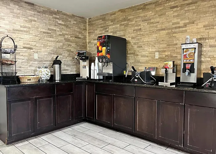 Baymont By Wyndham Indianapolis Airport Lynhurst