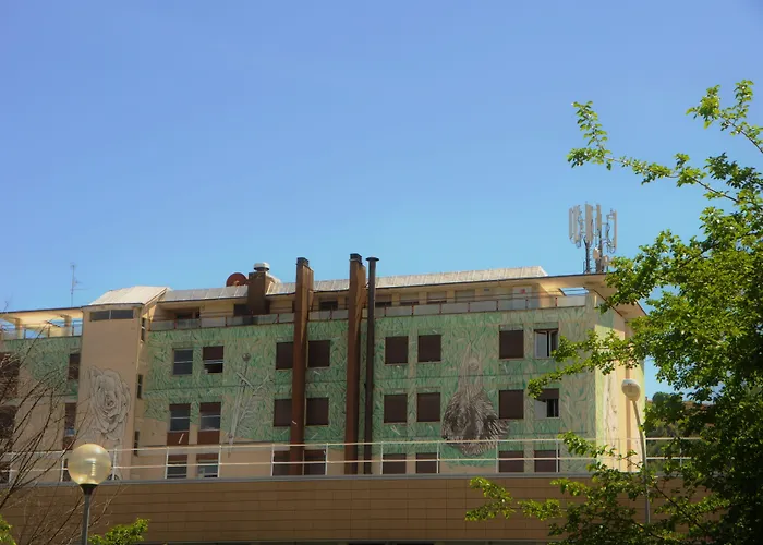 LH Hotel Arca Street Art