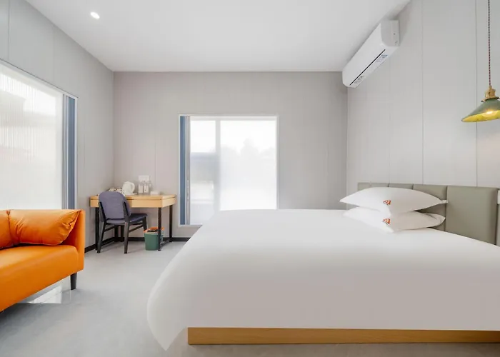 栖云居酒店 上海浦东机场店shanghai Qiyunju Hotel - 24-Hour Free Airport Pick-Up And Drop-Off Airport, 24-Hour Professional Butler Service, Spacious Room Layout With Great Sense Of Space, Relaxing Spa Massage Service