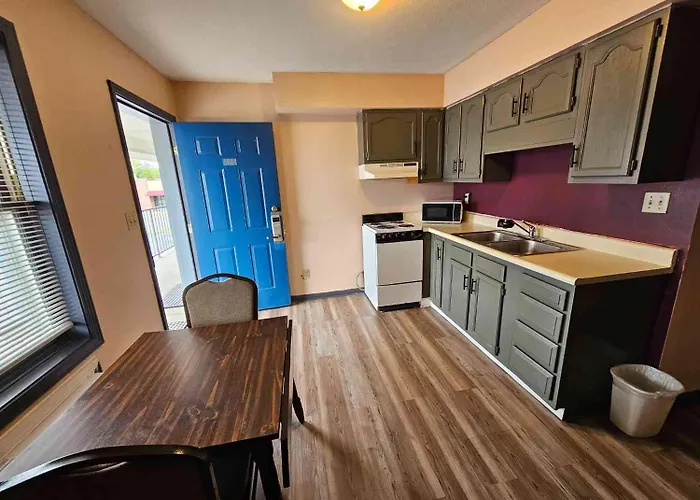 Travelers Inn And Suites