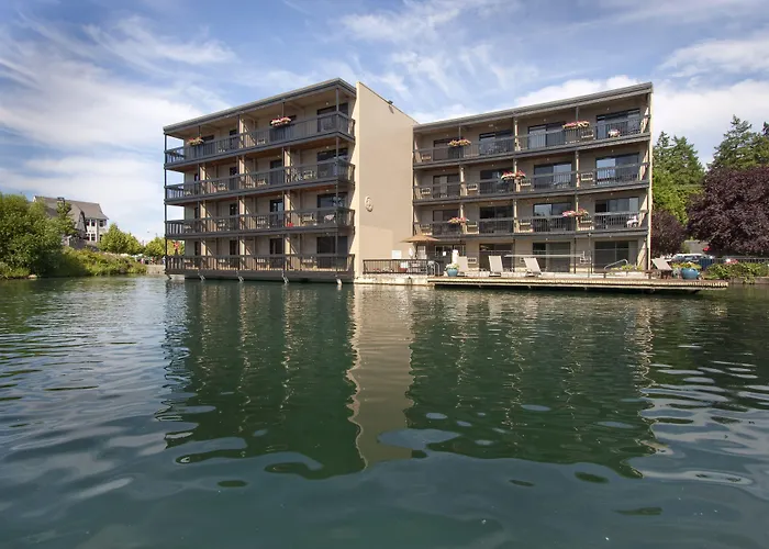Lakeshore Inn