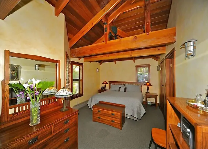 Elk Cove Inn & Spa