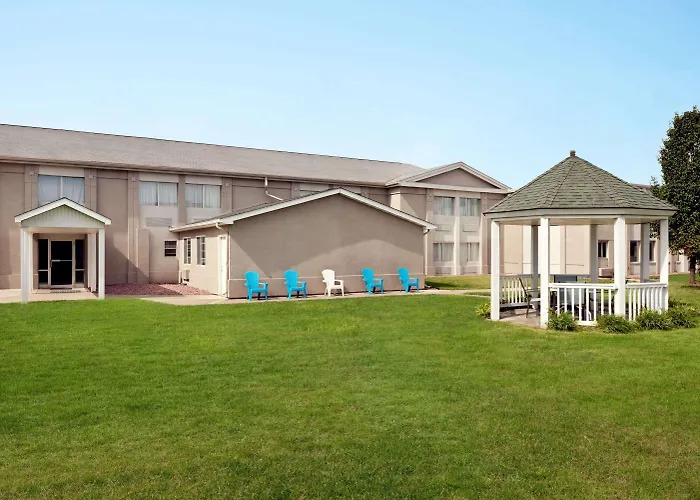 Baymont By Wyndham Des Moines North