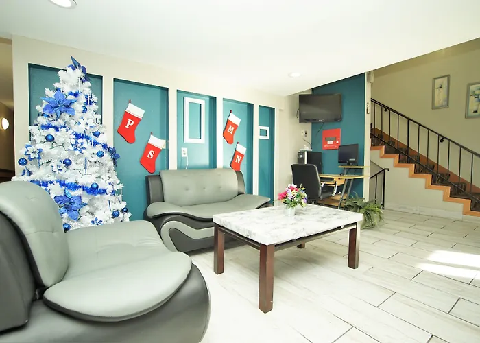 Faribault Hometown Inn & Suites