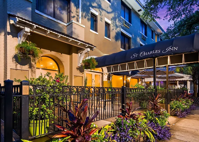 St Charles Inn, Superior Hotel