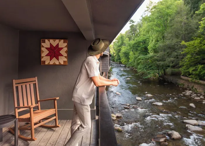 Historic Rocky Waters Inn, A Small Luxury Hotel