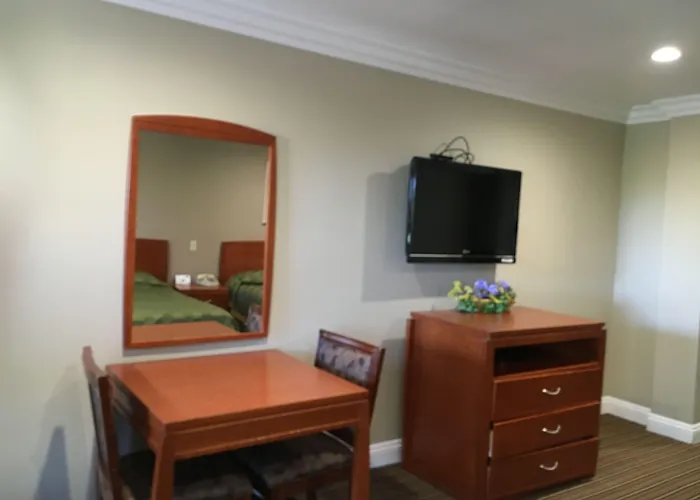 Regency Hotel - Moreno Valley