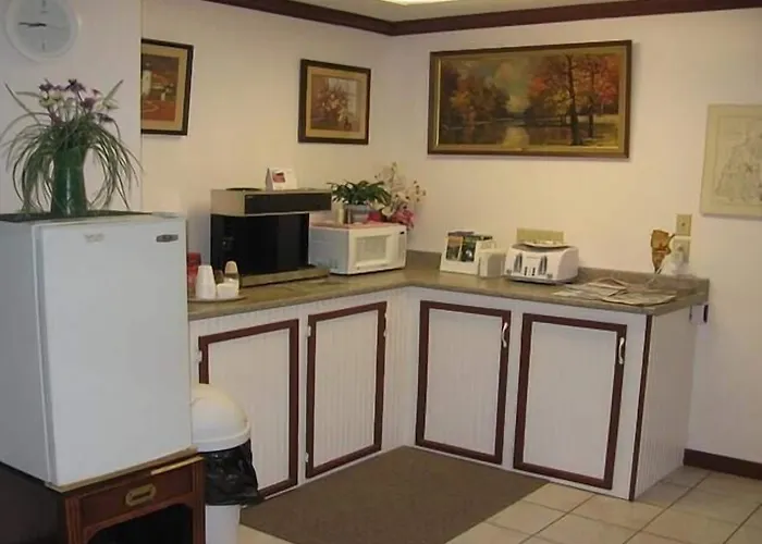 Red Carpet Inn And Suites Plymouth