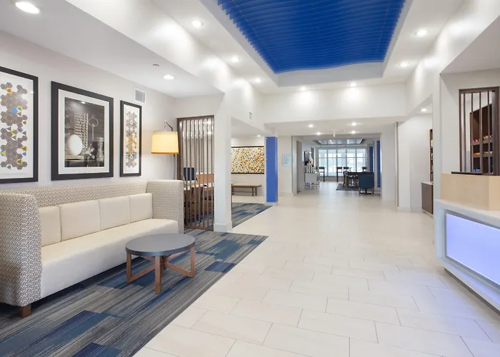 Holiday Inn Express & Suites By Ihg