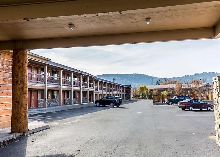 Econo Lodge Inn & Suites - Glacier National Park Gateway