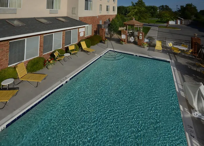 Fairfield By Marriott Inn & Suites Roanoke Hollins I-81