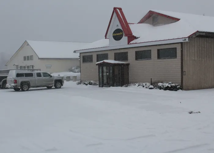 Shiretown Inn & Suites