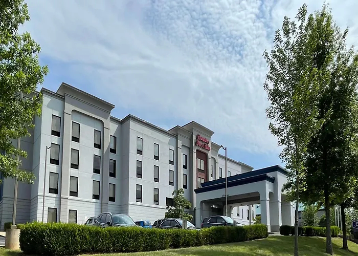 Hampton Inn & Suites Louisville East