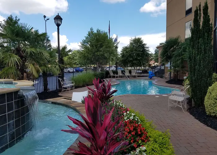 Hampton Inn & Suites Atlanta-Six Flags