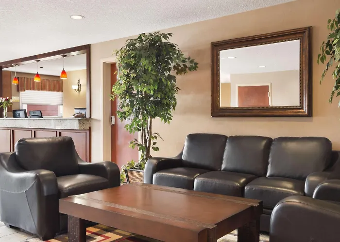Days Inn & Suites By Wyndham Cochrane