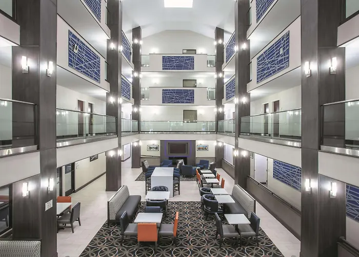La Quinta Inn & Suites By Wyndham Covington
